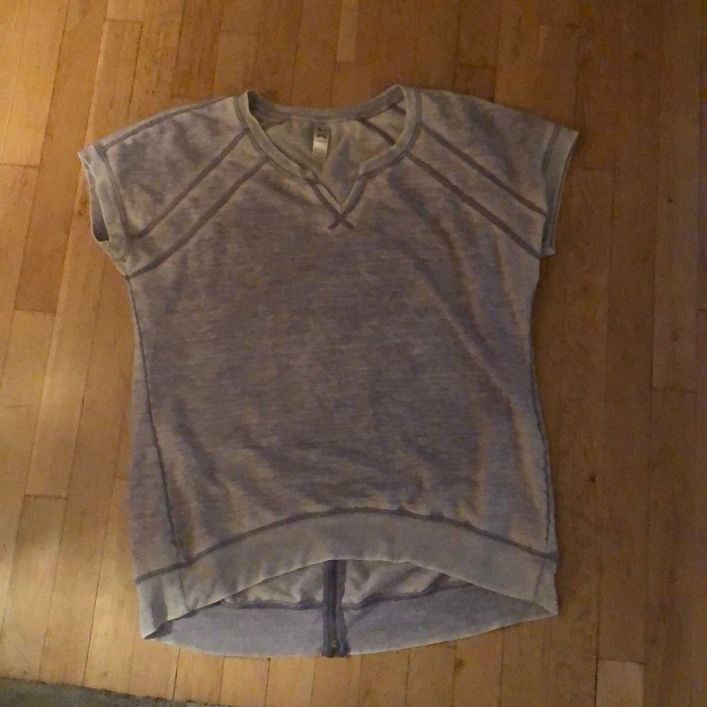 Nice comfortable workout shirt/sweatshirt